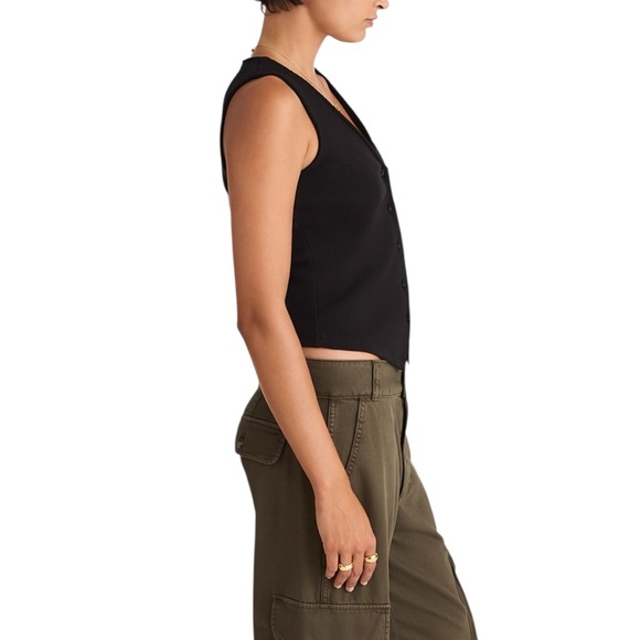 Madewell Ribbed V-Neck Vest in Jet Black - Picture 3 of 7